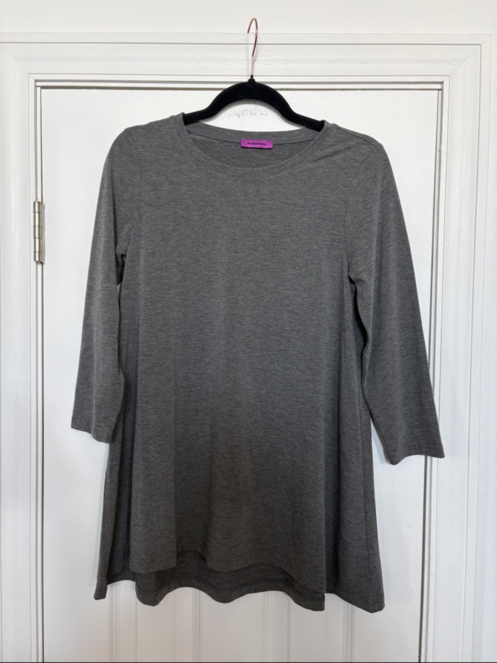 Mountain‎ Mamas Women’s Gray Three-Quarter Sleeve Swing Tunic